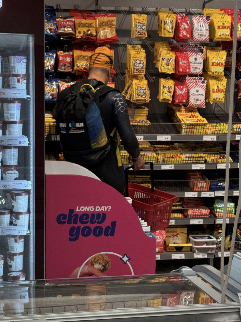 Vähän niinkuin Kalmarkin elokuussa, koko Jönköpingin kaupunki elää ja hengittää triathlonia tämän yhden kesäviikonlopun ja se näkyy katukuvassa kaikkialla.