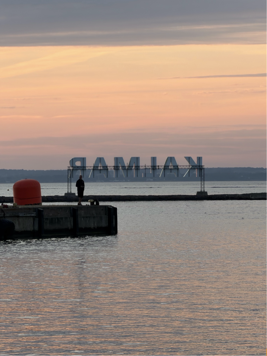 Kisa-aamun tyyneyttä.